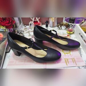 Clarks comfortable Mary Janes